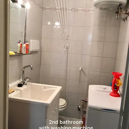 Free Parking And Air Conditioner Appartement